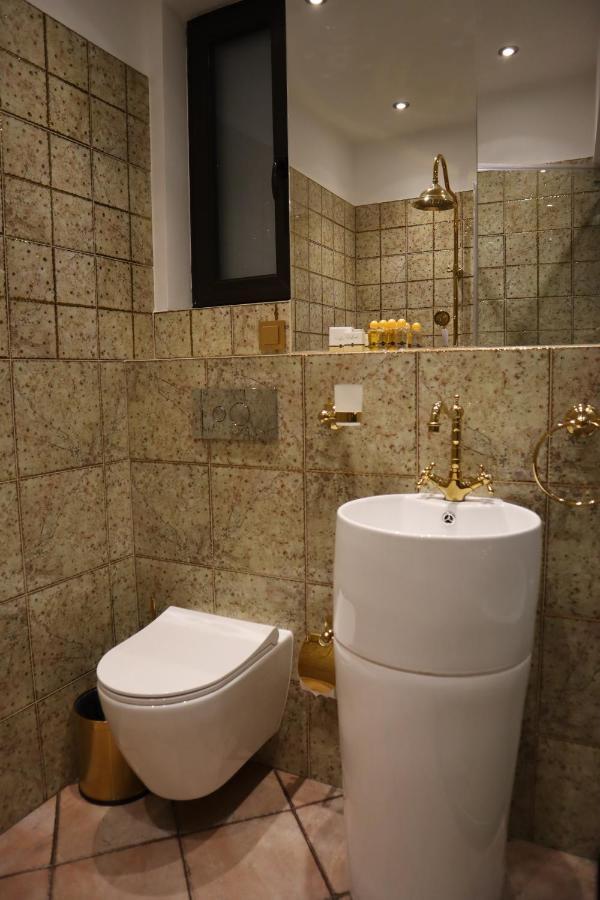 Hidden Bank: Cash Apartment Plovdiv Bagian luar foto